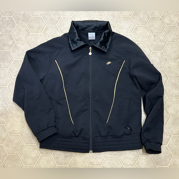 Women's L (12-14) NIKE Black Gold Trim Medallion Retro Running Tennis Jacket - Picture 1 of 16
